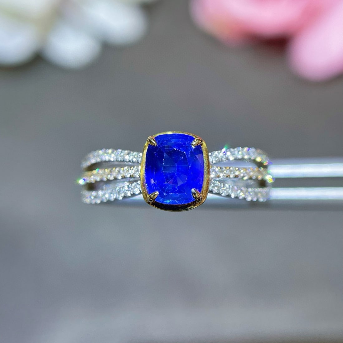 14k Gold 1.53 Ctw Natural Sapphire & Diamond Ring: Ref:231019150 // gold content:14k gold // ring size:7. 25us // // main gemstone:sapphire // shape:cushion // carat weight:1. 2ct // color:blue // treatment:natural // // adjacent gemstone 2 : diamond
