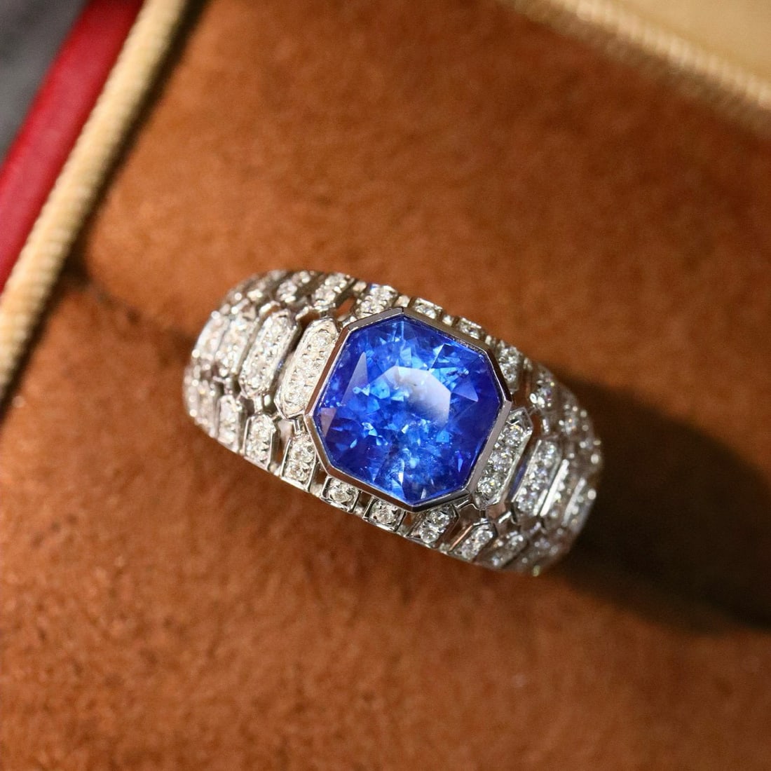 14k Gold 2.95 Ctw Natural Sapphire & Diamond Ring: Ref:231019165 // gold content:14k gold // ring size:7. 25us // // main gemstone:sapphire // shape:octagonal // carat weight:2. 66ct // color:blue // treatment:natural // // adjacent gemstone 2 :