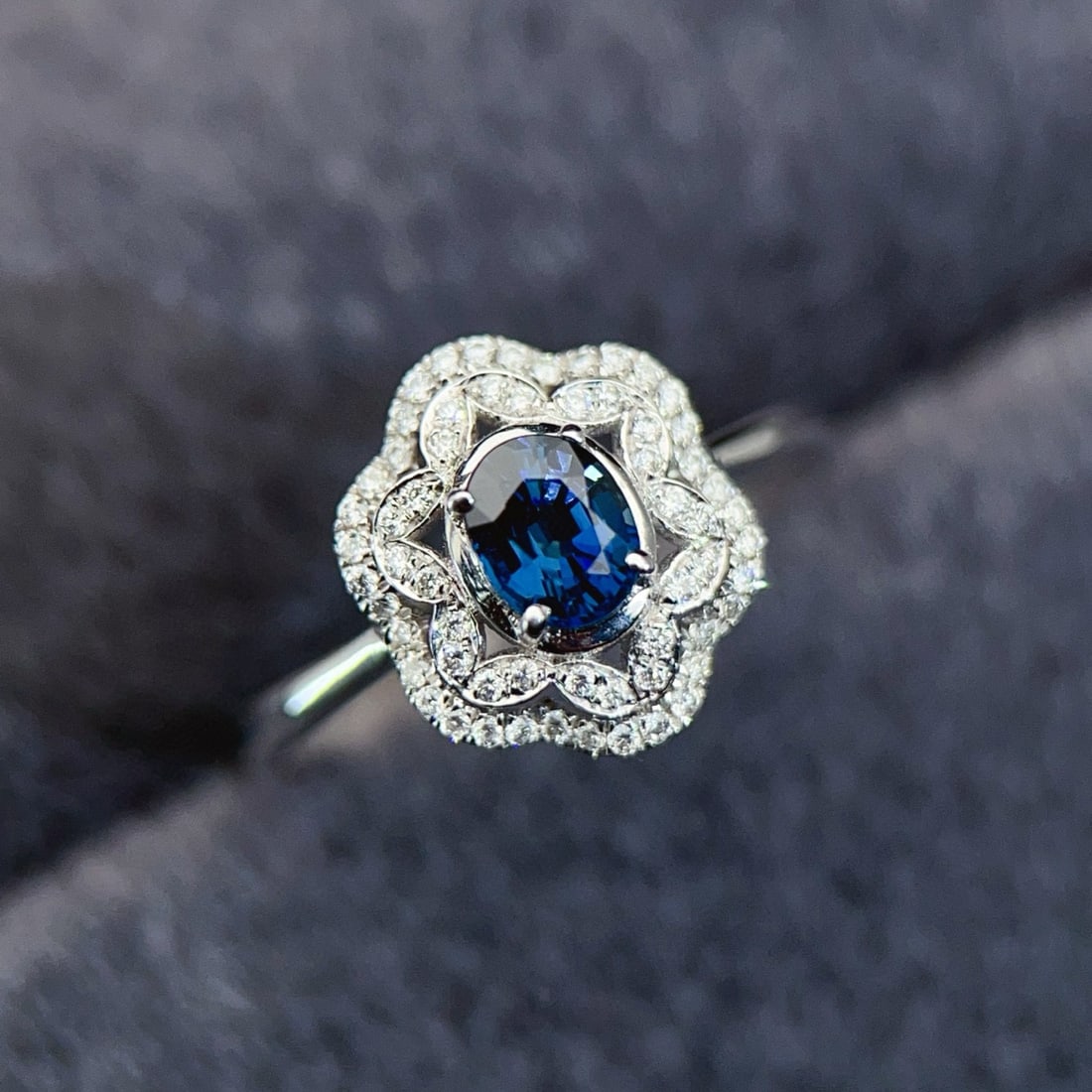 14k Gold 0.73 Ctw Natural Sapphire & Diamond Ring: Ref:231019168 // gold content:14k gold // ring size:7. 25us // // main gemstone:sapphire // shape:oval // carat weight:0. 55ct // color:blue // treatment:natural // // adjacent gemstone 2 : diamond