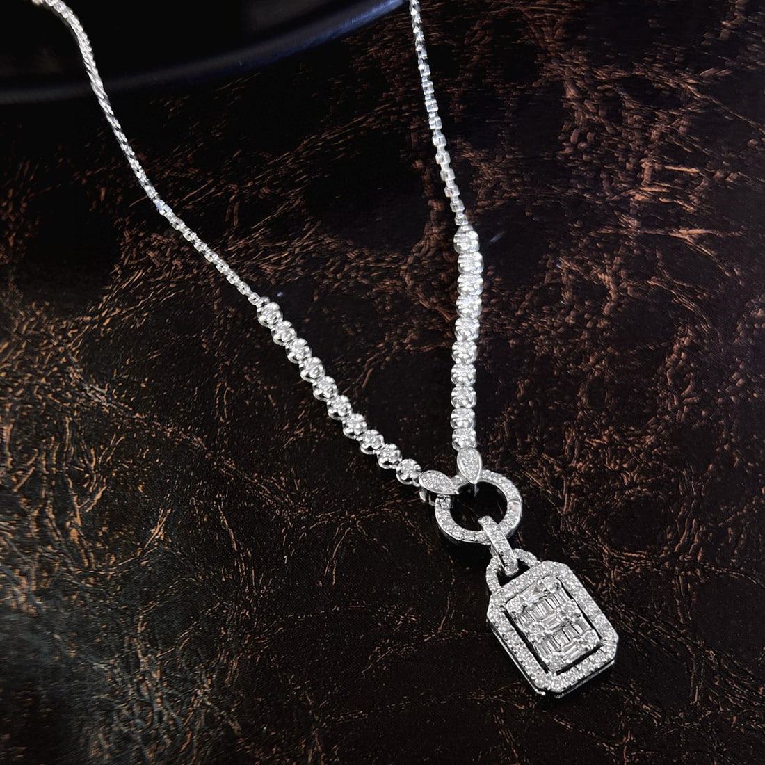 14k Gold 1 Ct Natural H Diamond Necklace: Ref:231019173 // gold content:14k gold // main gemstone:diamond // shape:multiply // carat weight:1ct // clarity grade:vs-si // color:h // treatment:natural // Low Estimate: 4600 Condition: New High E