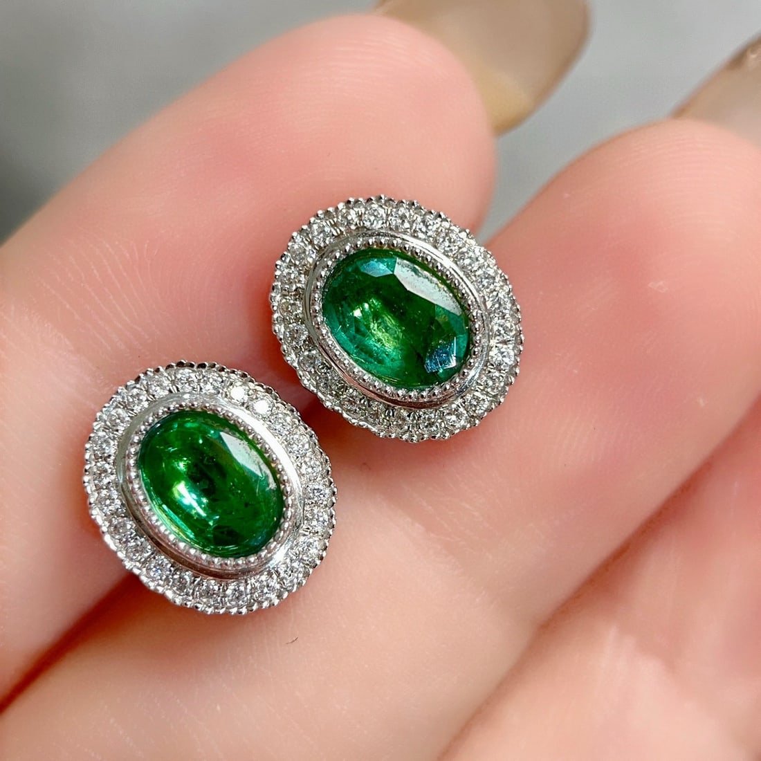 14k Gold 1.44 Ctw Natural Emerald & Diamond Earrings - 3