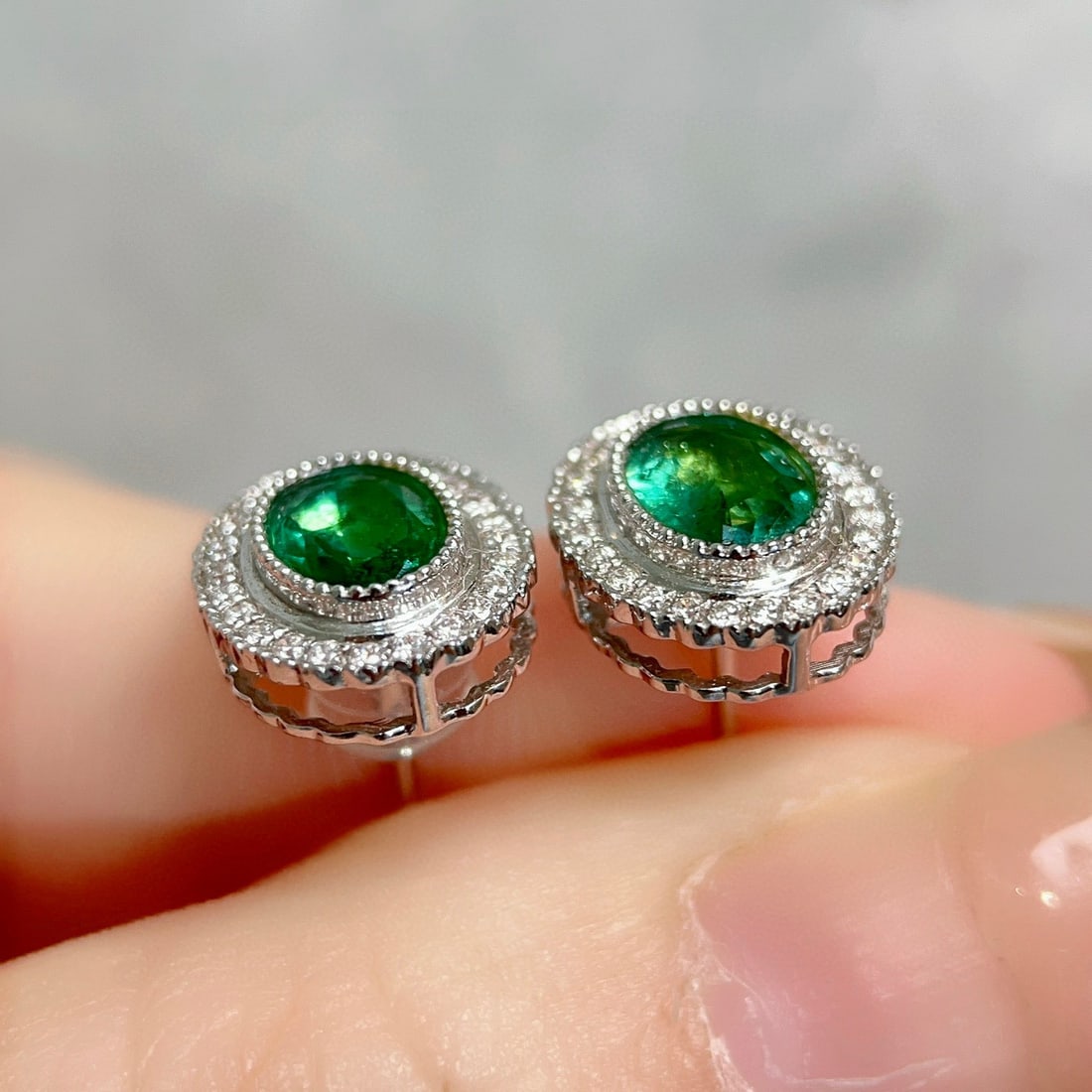 14k Gold 1.44 Ctw Natural Emerald & Diamond Earrings - 5