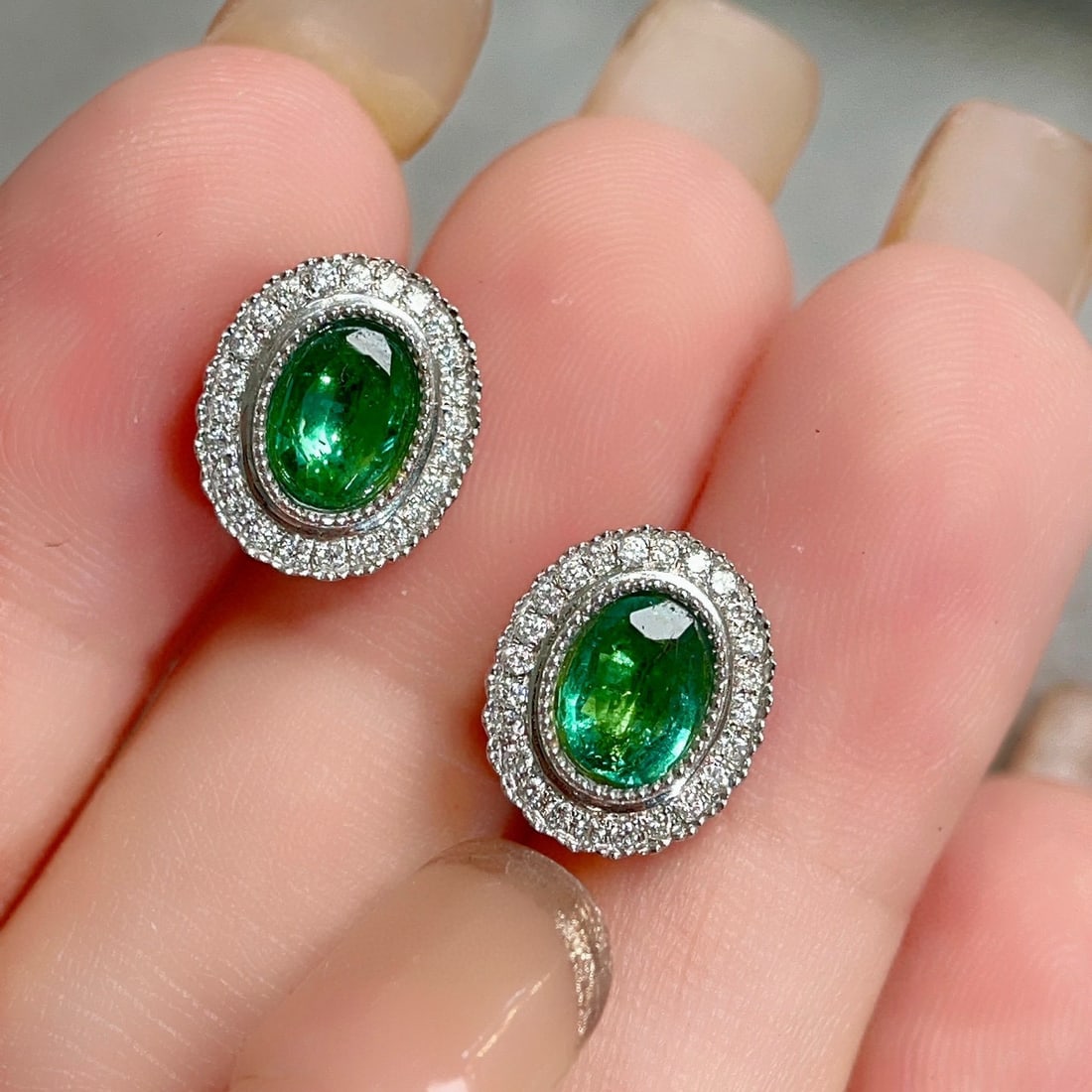 14k Gold 1.44 Ctw Natural Emerald & Diamond Earrings - 8