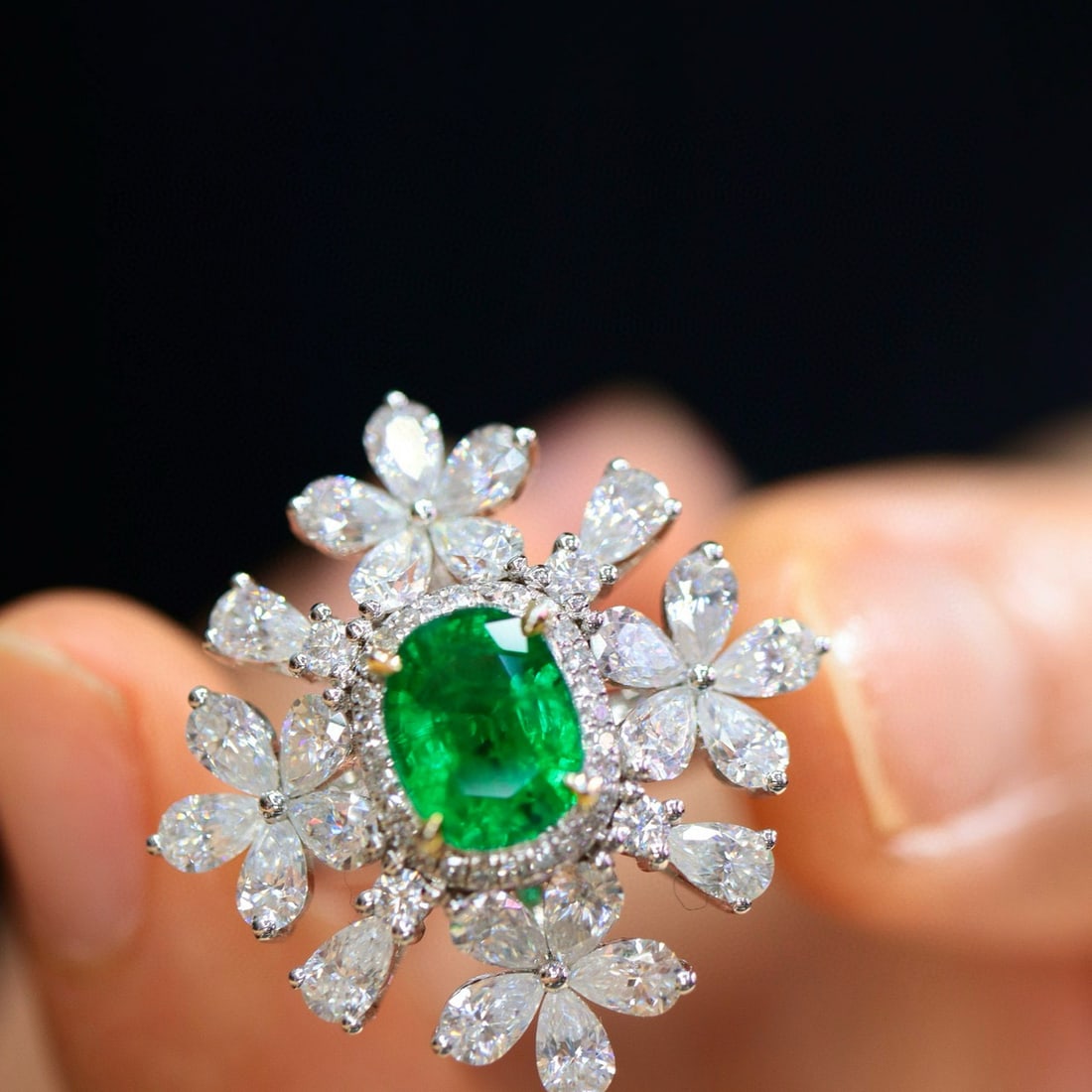 14k Gold 1.96 Ctw Natural Emerald & Diamond Ring: Ref:231019184 // gold content:14k gold // ring size:7. 25us // // main gemstone:emerald // shape:oval // carat weight:1. 24ct // color:green // treatment:natural // // adjacent gemstone 2 : diamond