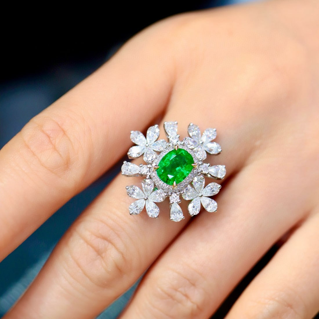 14k Gold 1.96 Ctw Natural Emerald & Diamond Ring - 4