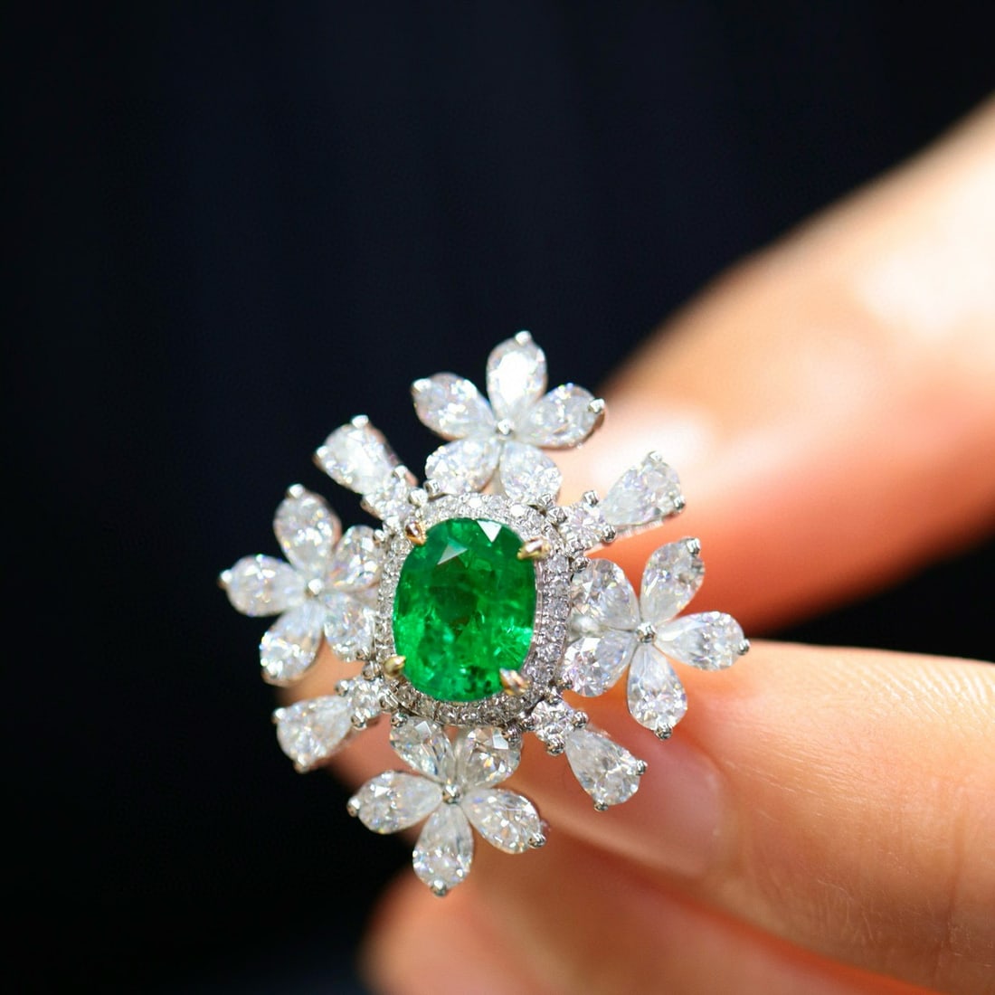 14k Gold 1.96 Ctw Natural Emerald & Diamond Ring - 5