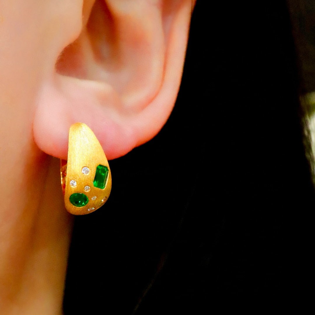 14k Gold 0.7 Ctw Natural Emerald & Diamond Earrings - 4
