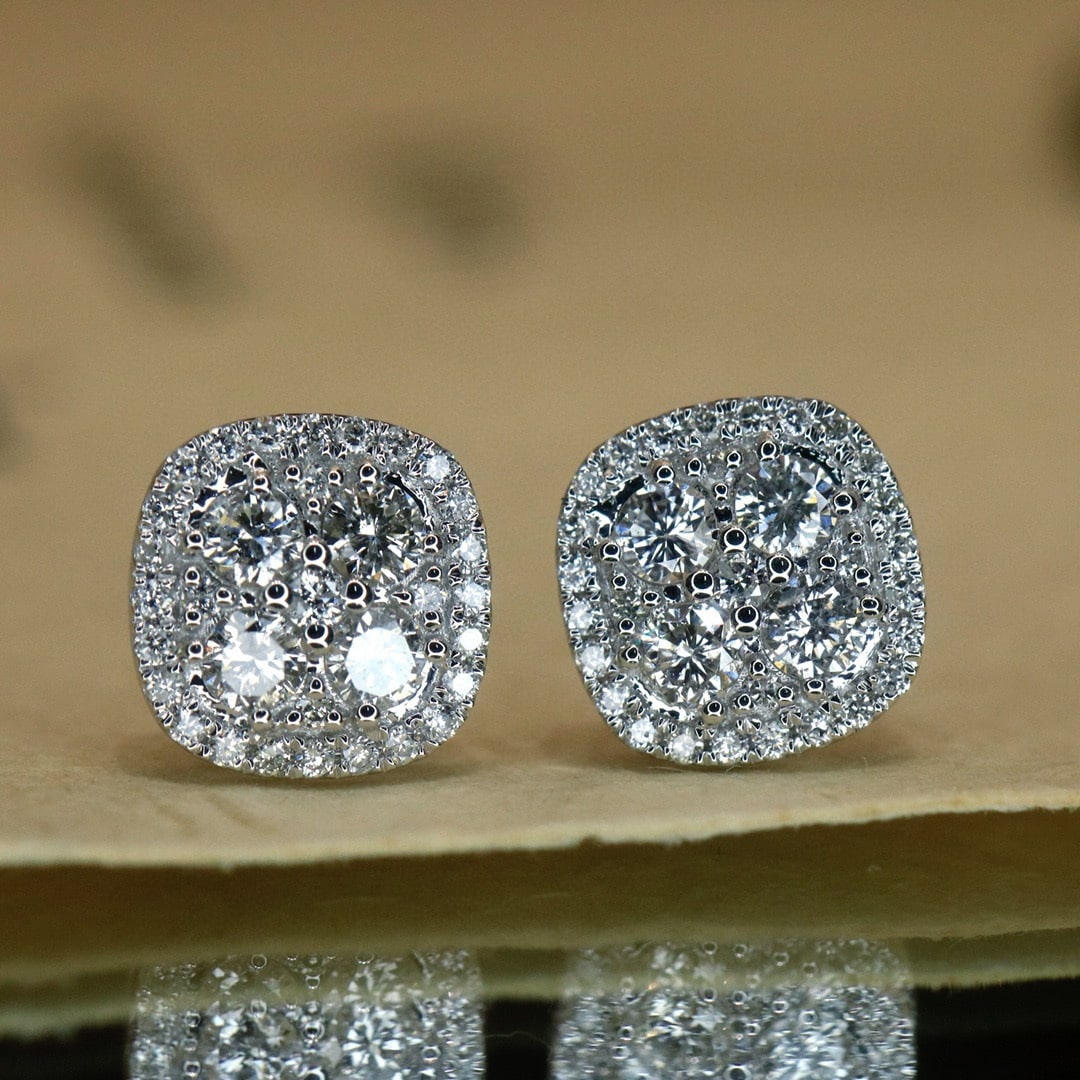 14k Gold 0.58 Ct Natural H Diamond Earrings: Ref:231019194 // gold content:14k gold // main gemstone:diamond // shape:round // carat weight:0. 58ct // clarity grade:vs-si // color:h // treatment:natural // cut grade:g // High Estimate: 3300 Low