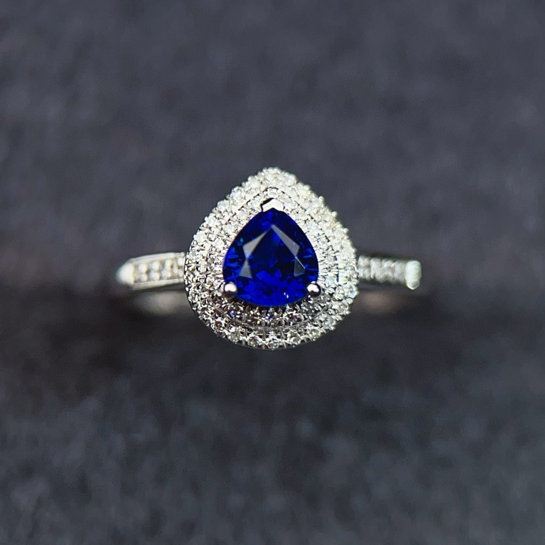 14k Gold 0.85 Ct Natural Sapphire & Diamond Ring: Ref:231019197 // gold content:14k gold // ring size:7. 25us // // main gemstone:sapphire // shape:pear // carat weight:0. 85ct // color:blue // treatment:natural // // adjacent gemstone 2 : diamond