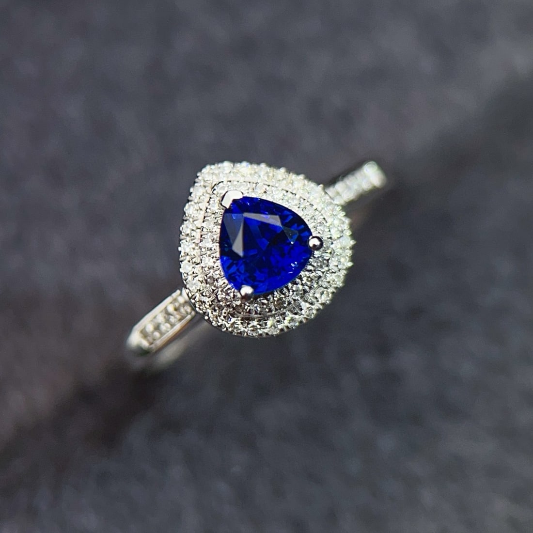 14k Gold 0.85 Ct Natural Sapphire & Diamond Ring - 2