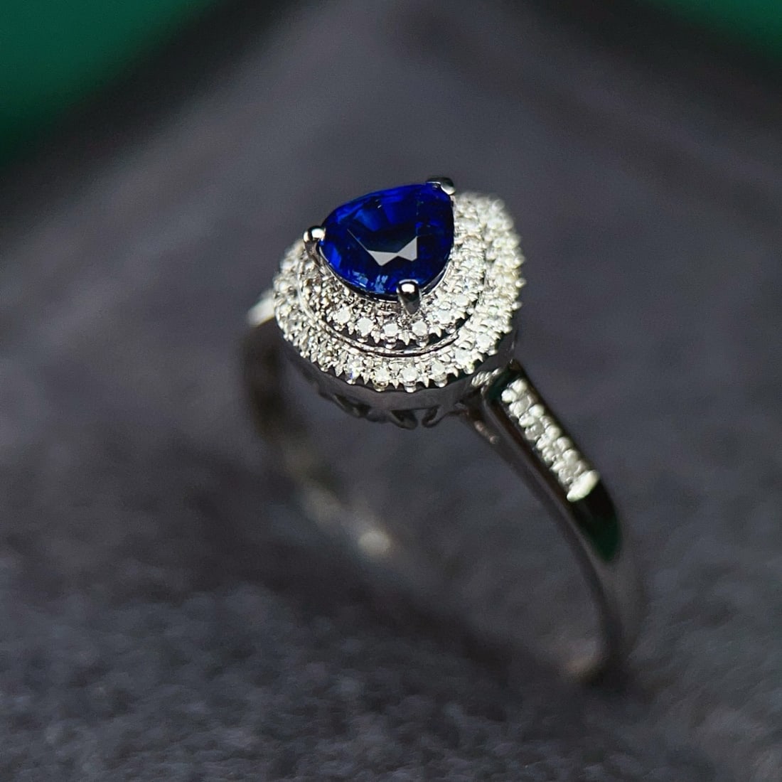 14k Gold 0.85 Ct Natural Sapphire & Diamond Ring - 3