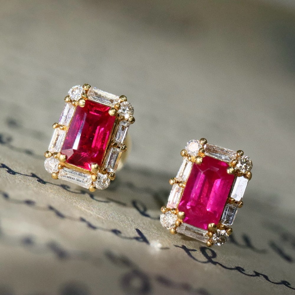14k Gold 0.92 Ctw Natural Ruby & Diamond Earrings: Ref:231019202 // gold content:14k gold // main gemstone:ruby // shape:octagonal // carat weight:0. 7ct // color:red // treatment:natural // // adjacent gemstone 2 : diamond // shape:multiply // carat
