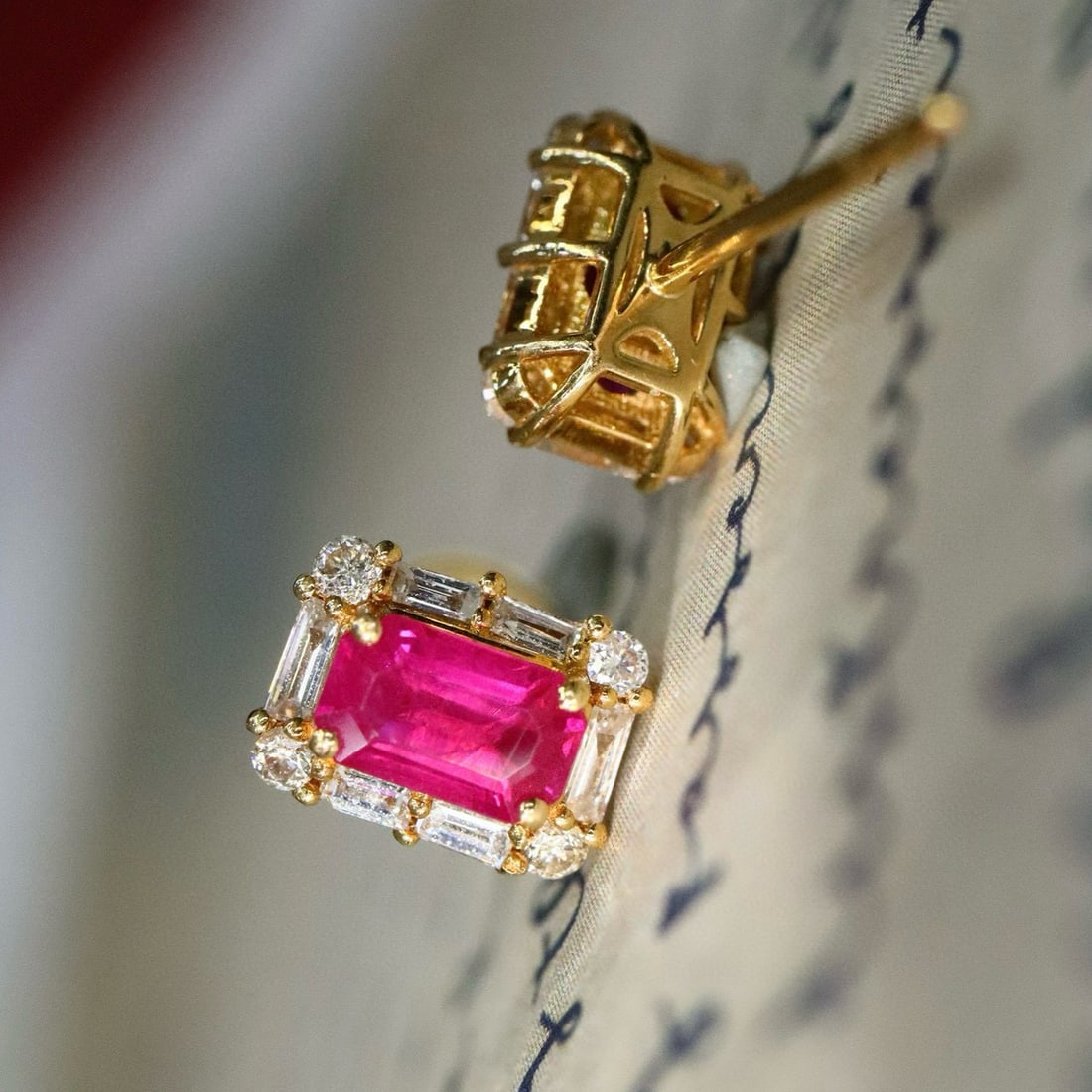 14k Gold 0.92 Ctw Natural Ruby & Diamond Earrings - 3