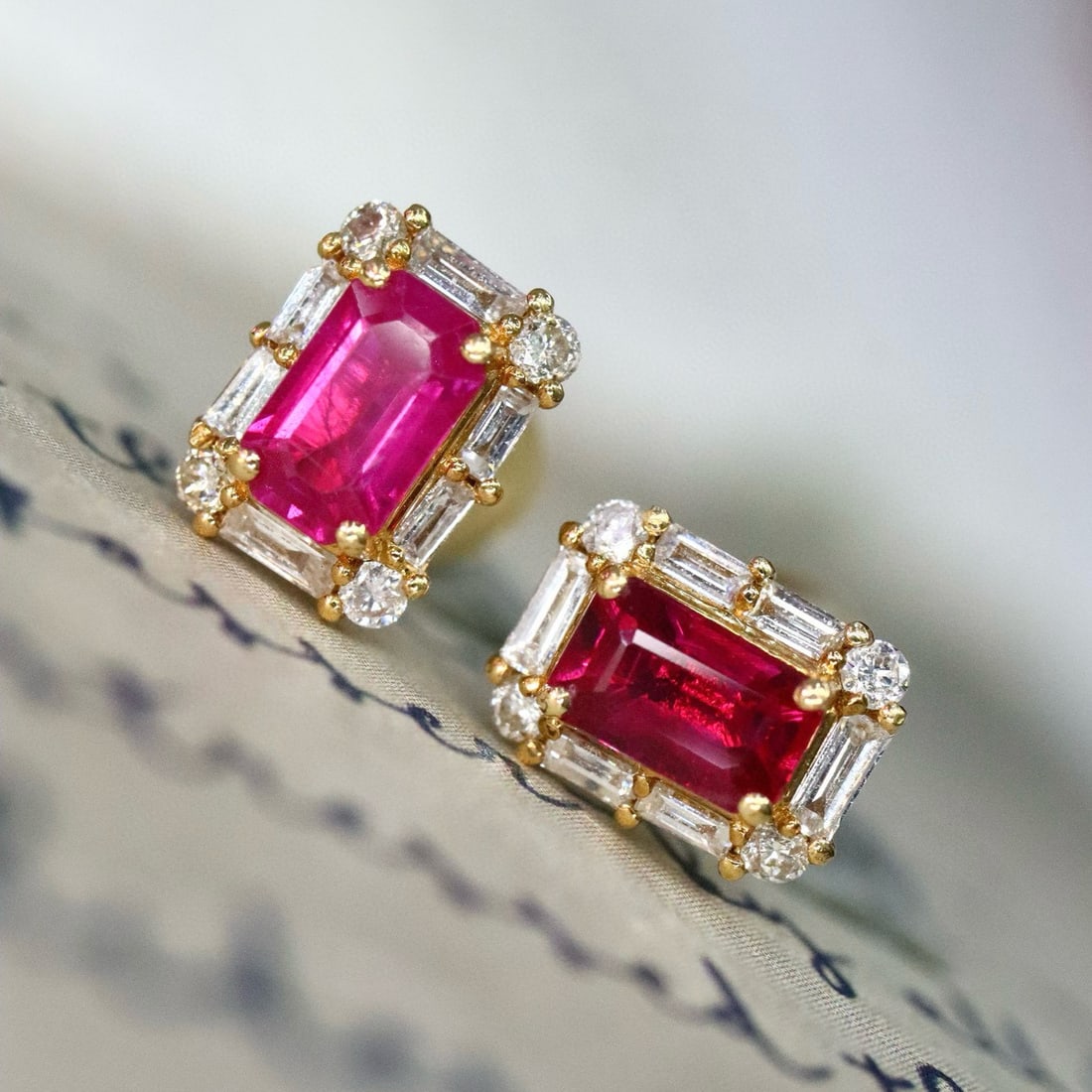 14k Gold 0.92 Ctw Natural Ruby & Diamond Earrings - 4