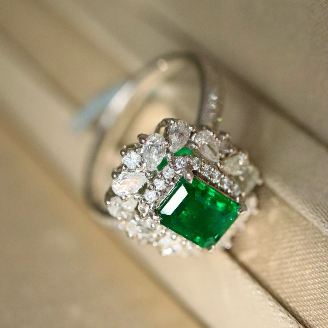 14k Gold 1.94 Ctw Natural Emerald & Diamond Ring - 2
