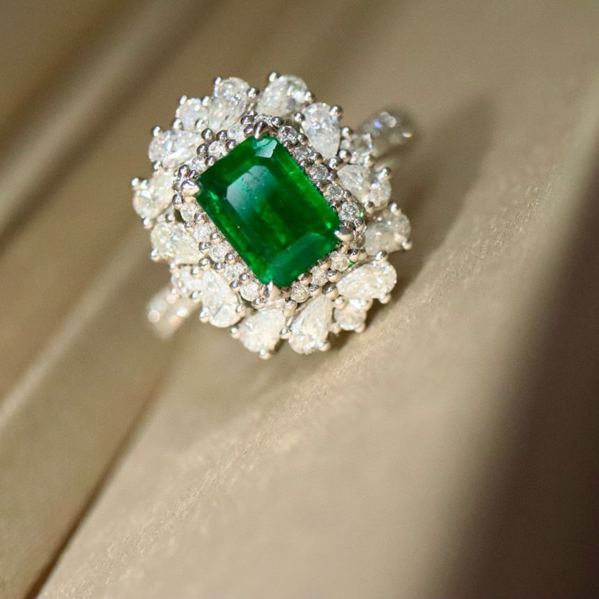 14k Gold 1.94 Ctw Natural Emerald & Diamond Ring - 4