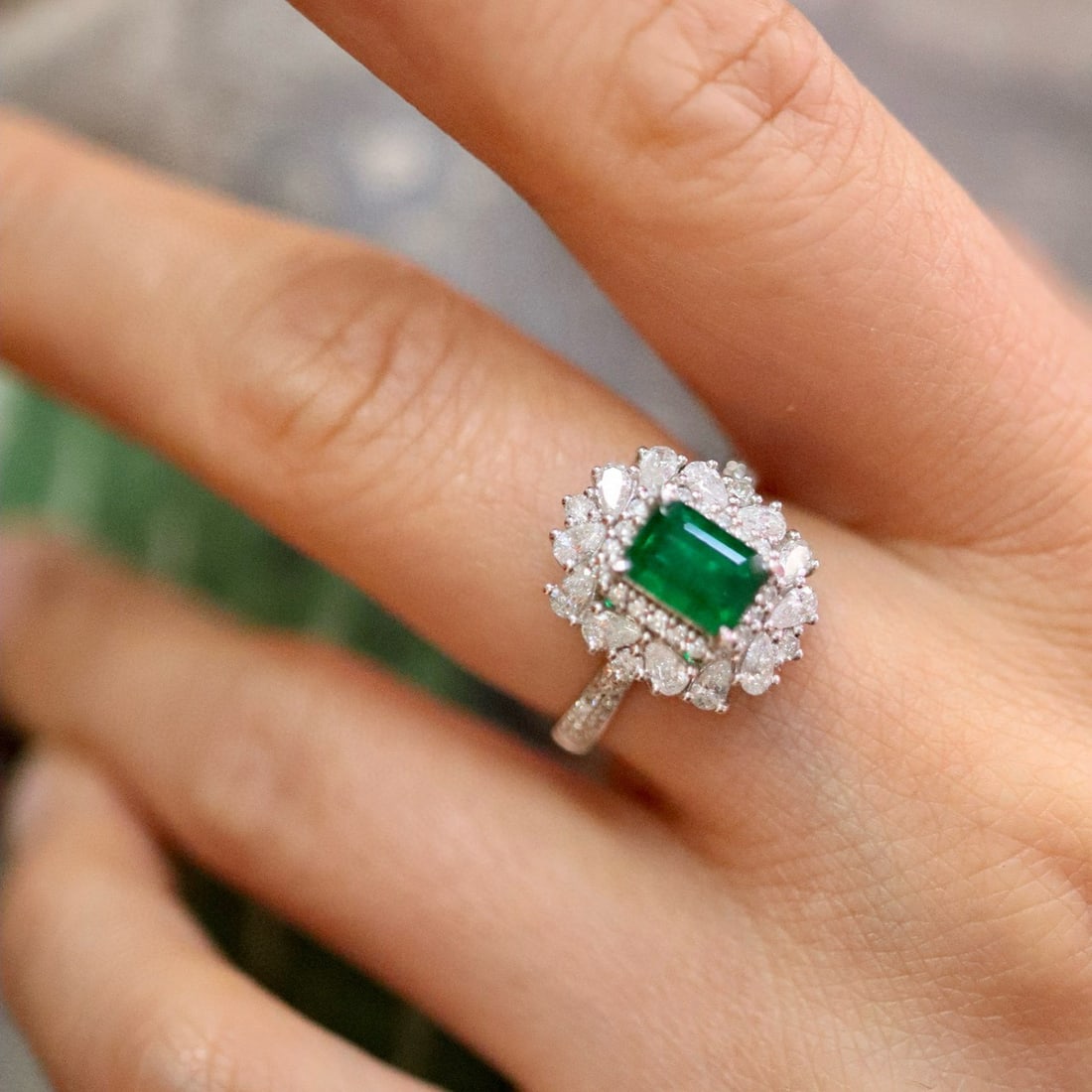 14k Gold 1.94 Ctw Natural Emerald & Diamond Ring - 6