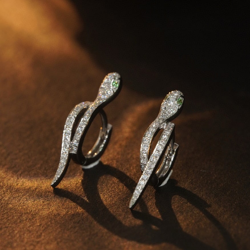 14k Gold 0.28 Ct Natural H Diamond Earrings: Ref:231019221 // gold content:14k gold // main gemstone:diamond // shape:round // carat weight:0. 28ct // clarity grade:vs-si // color:h // treatment:natural // cut grade:g // // adjacent gemstone 2 :