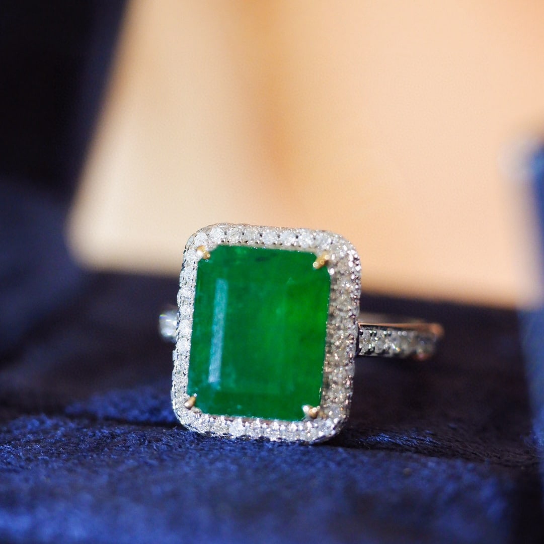 14k Gold 4.67 Ctw Natural Emerald & Diamond Ring - 2