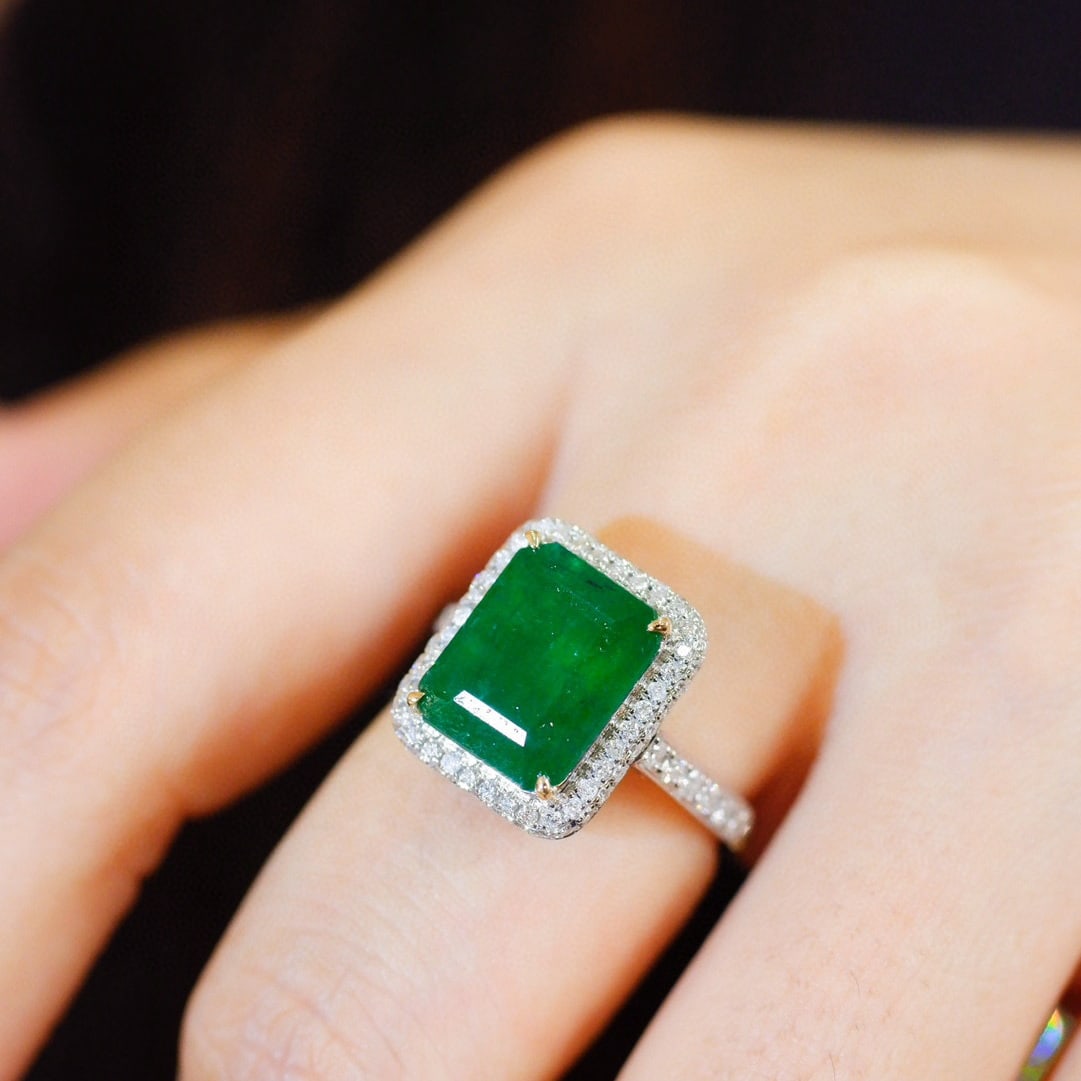 14k Gold 4.67 Ctw Natural Emerald & Diamond Ring - 4