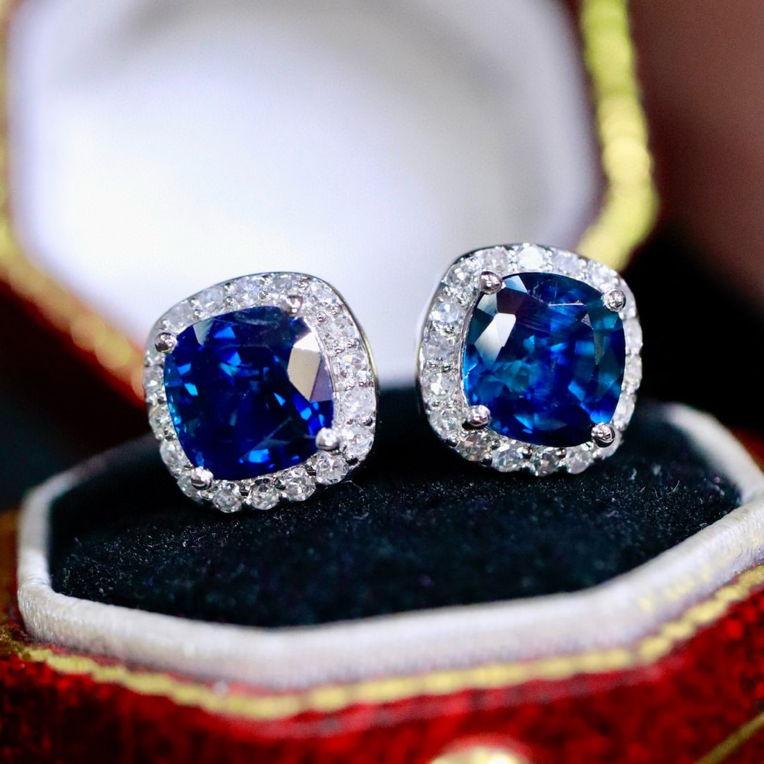14k Gold 2.26 Ctw Natural Sapphire & Diamond Earrings: Ref:231019232 // gold content:14k gold // main gemstone:sapphire // shape:cushion // carat weight:2. 05ct // color:blue // treatment:natural // // adjacent gemstone 2 : diamond // shape:round // carat