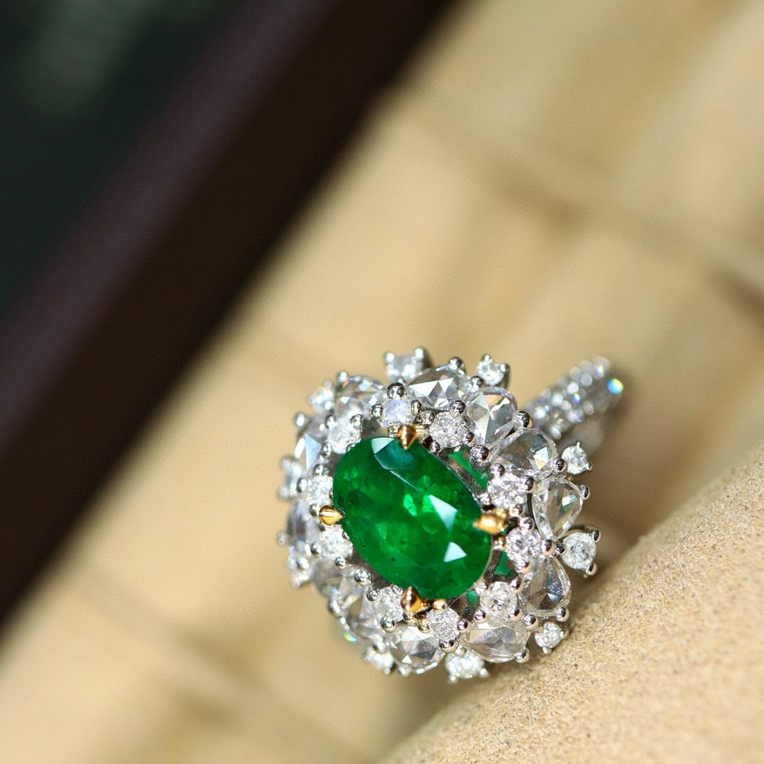 14k Gold 2.31 Ctw Natural Emerald & Diamond Ring - 3