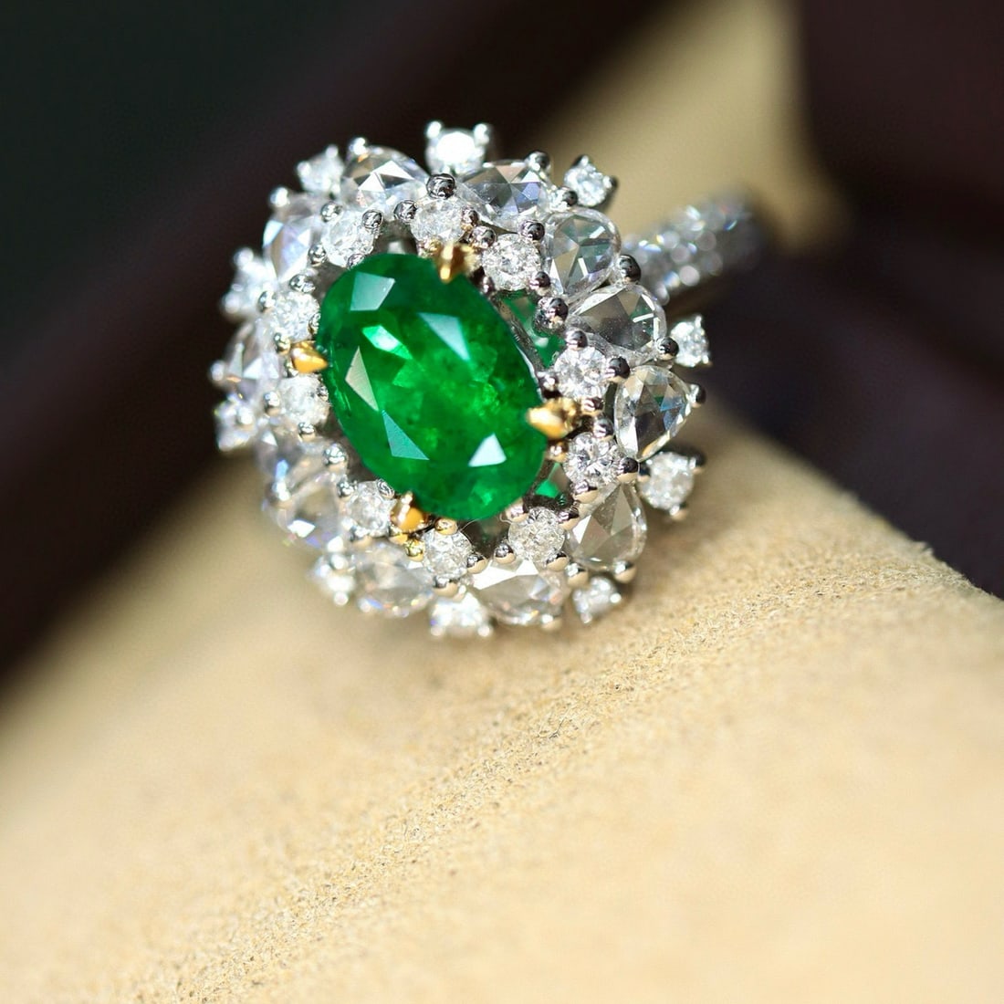 14k Gold 2.31 Ctw Natural Emerald & Diamond Ring - 4