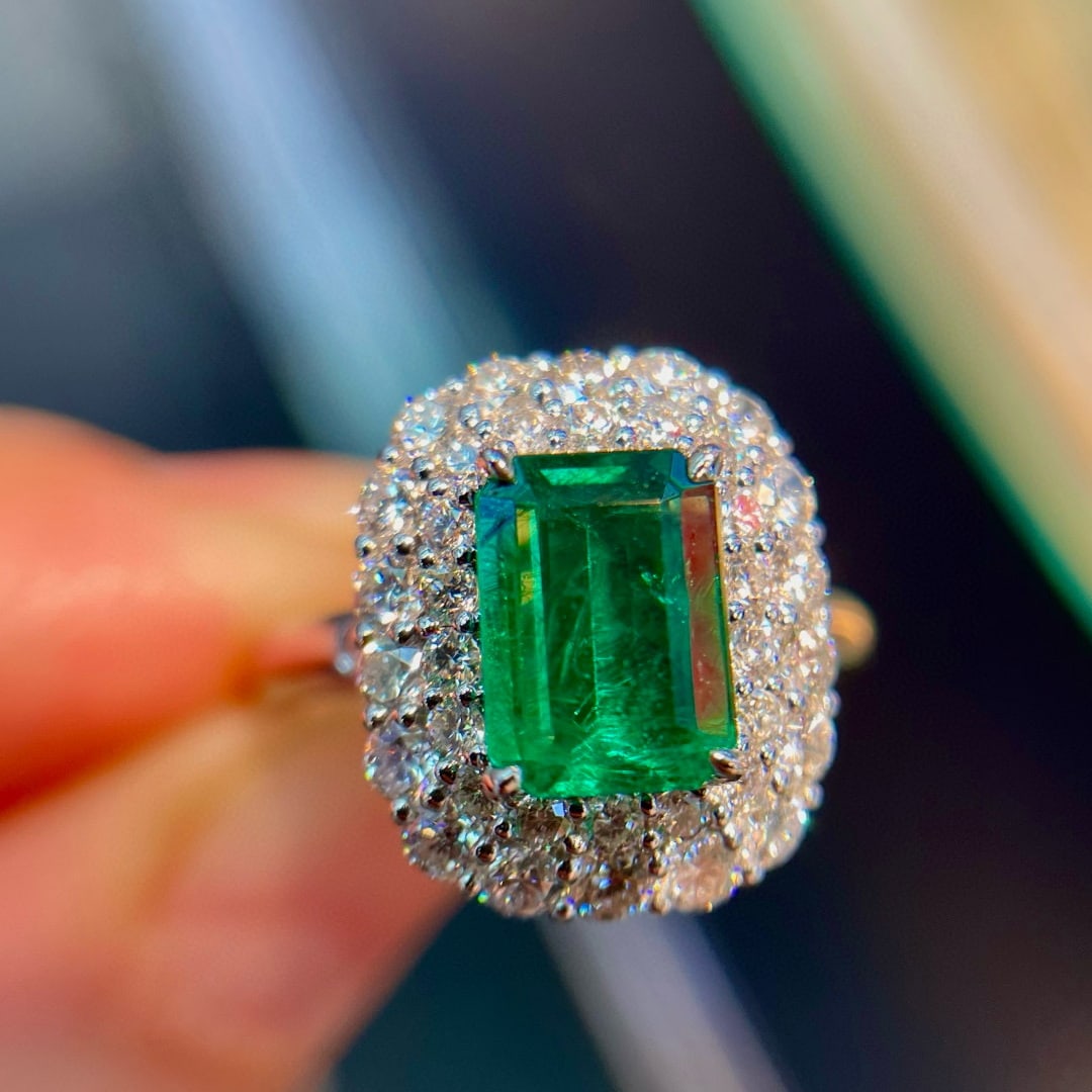 14k Gold 2.49 Ctw Natural Emerald & Diamond Ring: Ref:231019259 // gold content:14k gold // ring size:7. 25us // // main gemstone:emerald // shape:octagonal // carat weight:1. 3ct // color:green // treatment:natural // // adjacent gemstone 2 : diamon