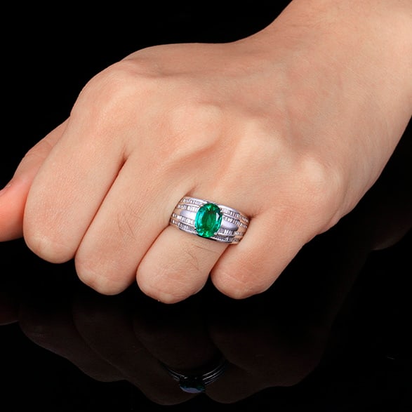 14k Gold 2.21 Ctw Vivid Green Natural Emerald & Diamond Ring - 4