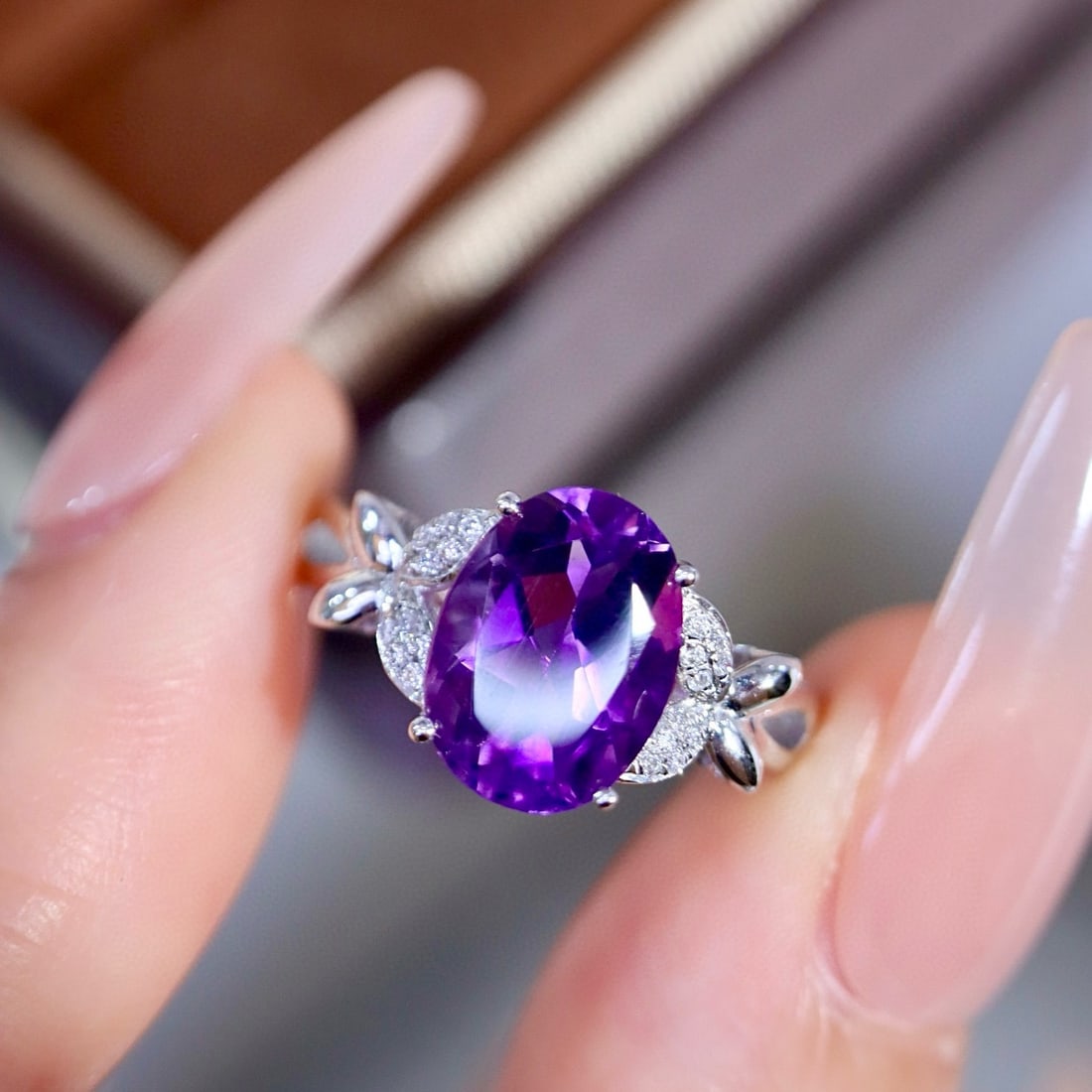14k Gold 2.43 Ctw Natural Amethyst & Diamond Ring: Ref:231020055 // gold content:14k gold // ring size:7. 25us // // main gemstone:amethyst // shape:oval // carat weight:2. 35ct // color:purple // treatment:natural // // adjacent gemstone 2 : diamond