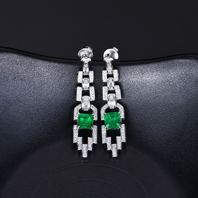 14k Gold 1.85 Ctw Vivid Green Natural Emerald & Diamond Earrings: Ref:231020065 // gold content:14k gold // main gemstone:emerald // shape:octagonal // carat weight:1. 2ct // color:vivid green // treatment:natural // // adjacent gemstone 2 : diamond // number of