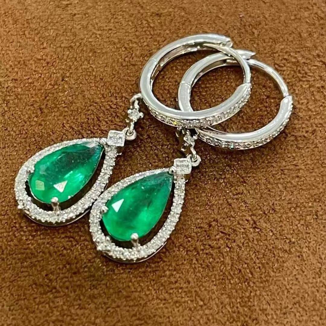 14k Gold 1.35 Ct Vivid Green Natural Emerald & Diamond Earrings - 2