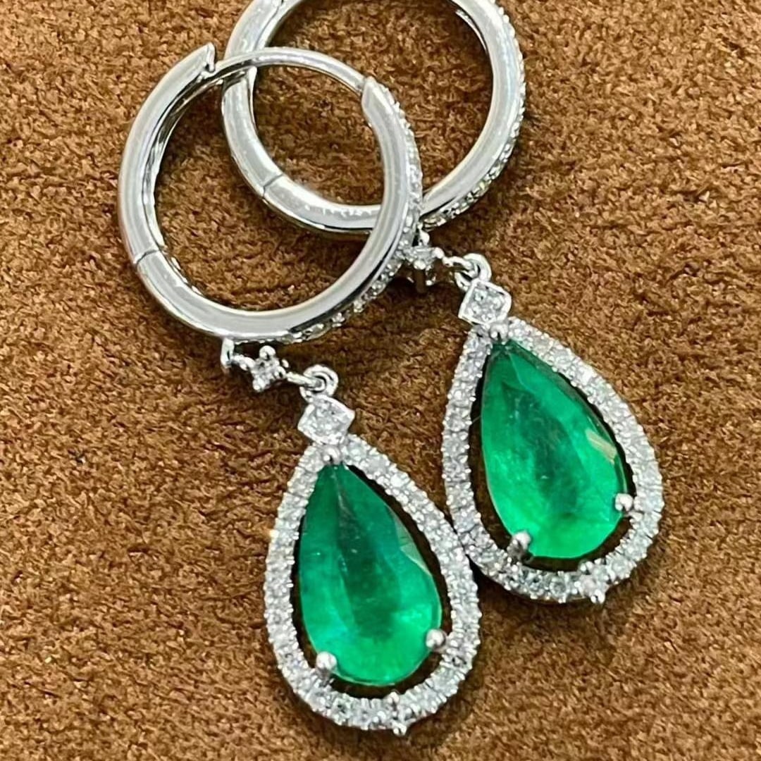 14k Gold 1.35 Ct Vivid Green Natural Emerald & Diamond Earrings - 3