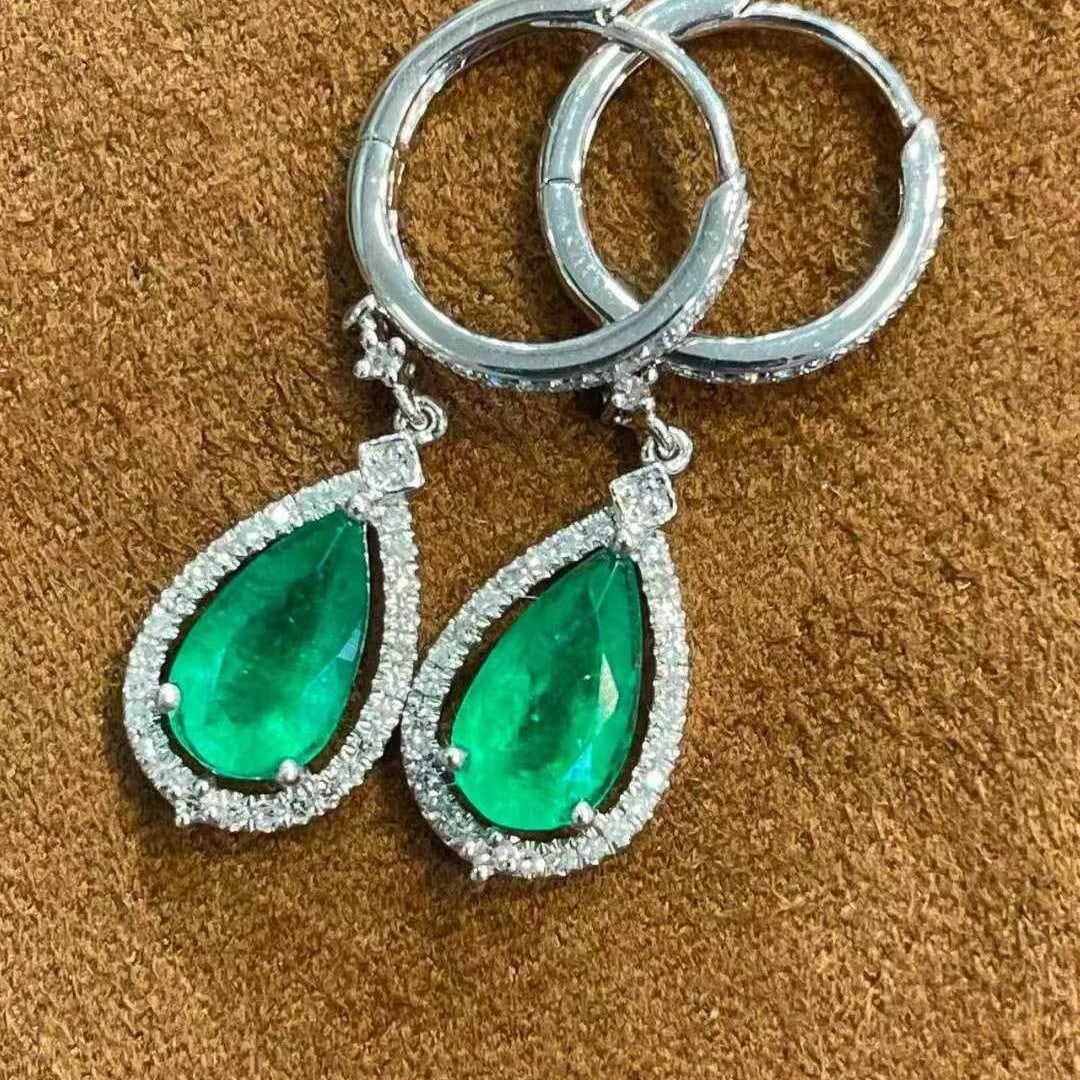14k Gold 1.35 Ct Vivid Green Natural Emerald & Diamond Earrings - 4