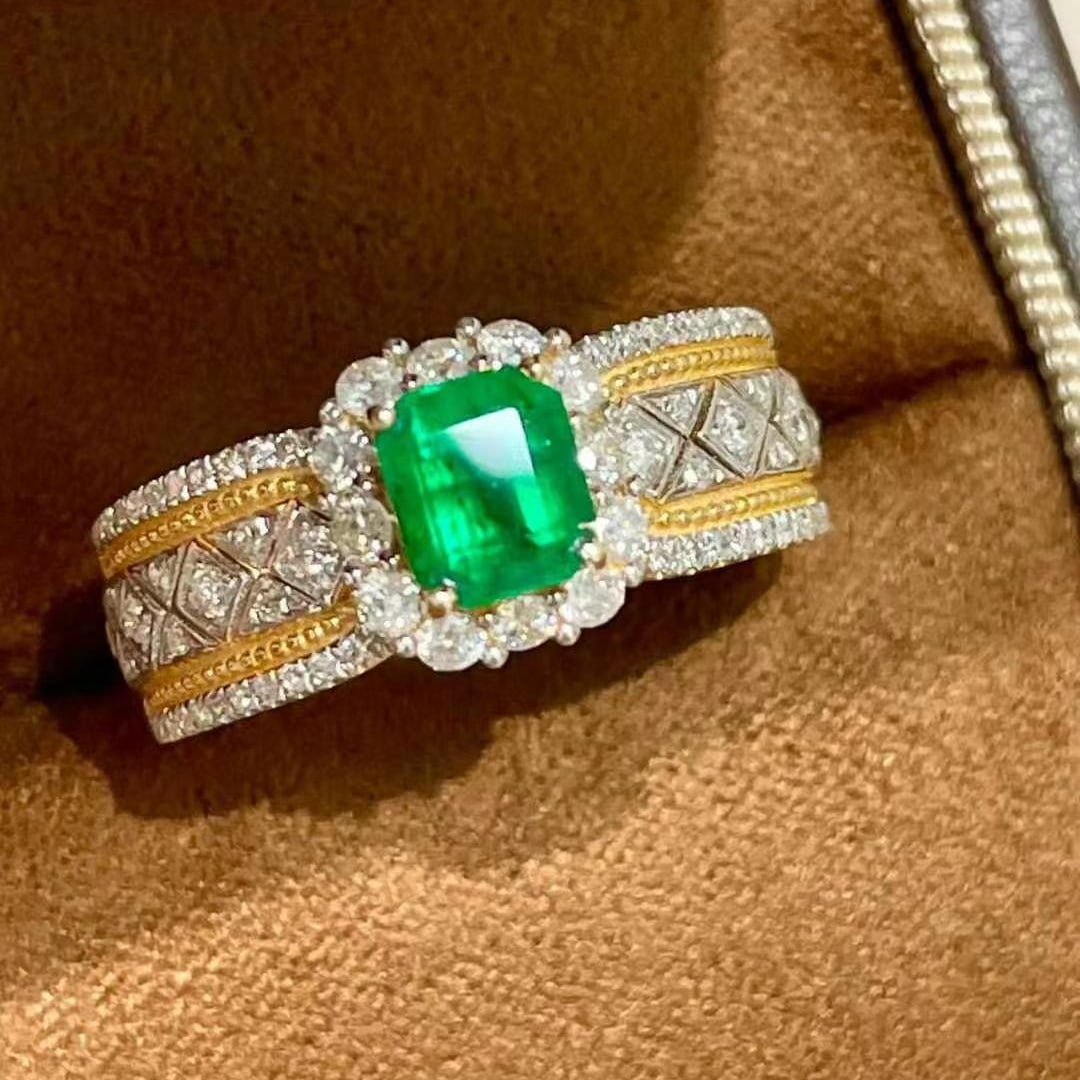 14k Gold 0.73 Ct Vivid Green Natural Emerald & Diamond Ring - 2