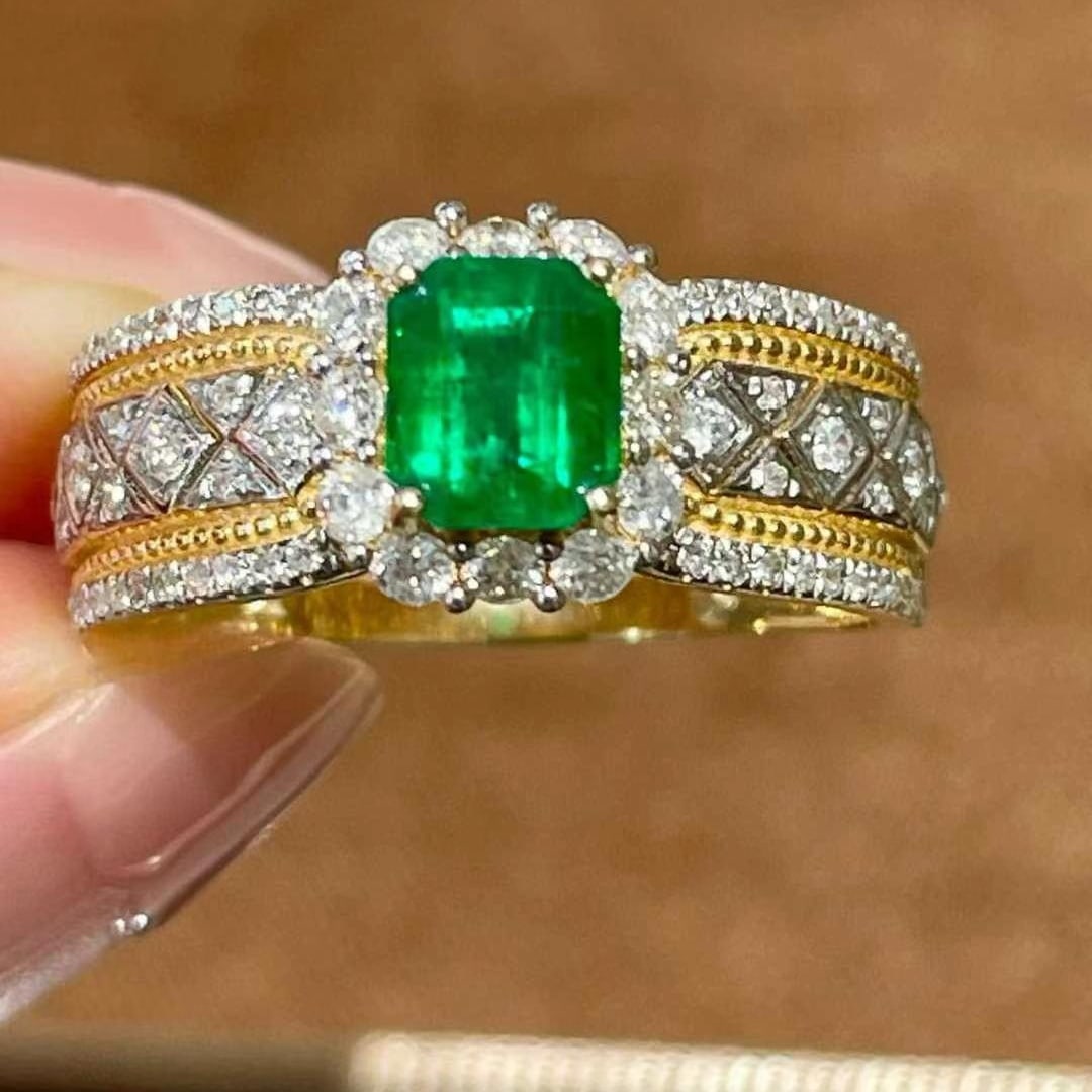 14k Gold 0.73 Ct Vivid Green Natural Emerald & Diamond Ring - 3