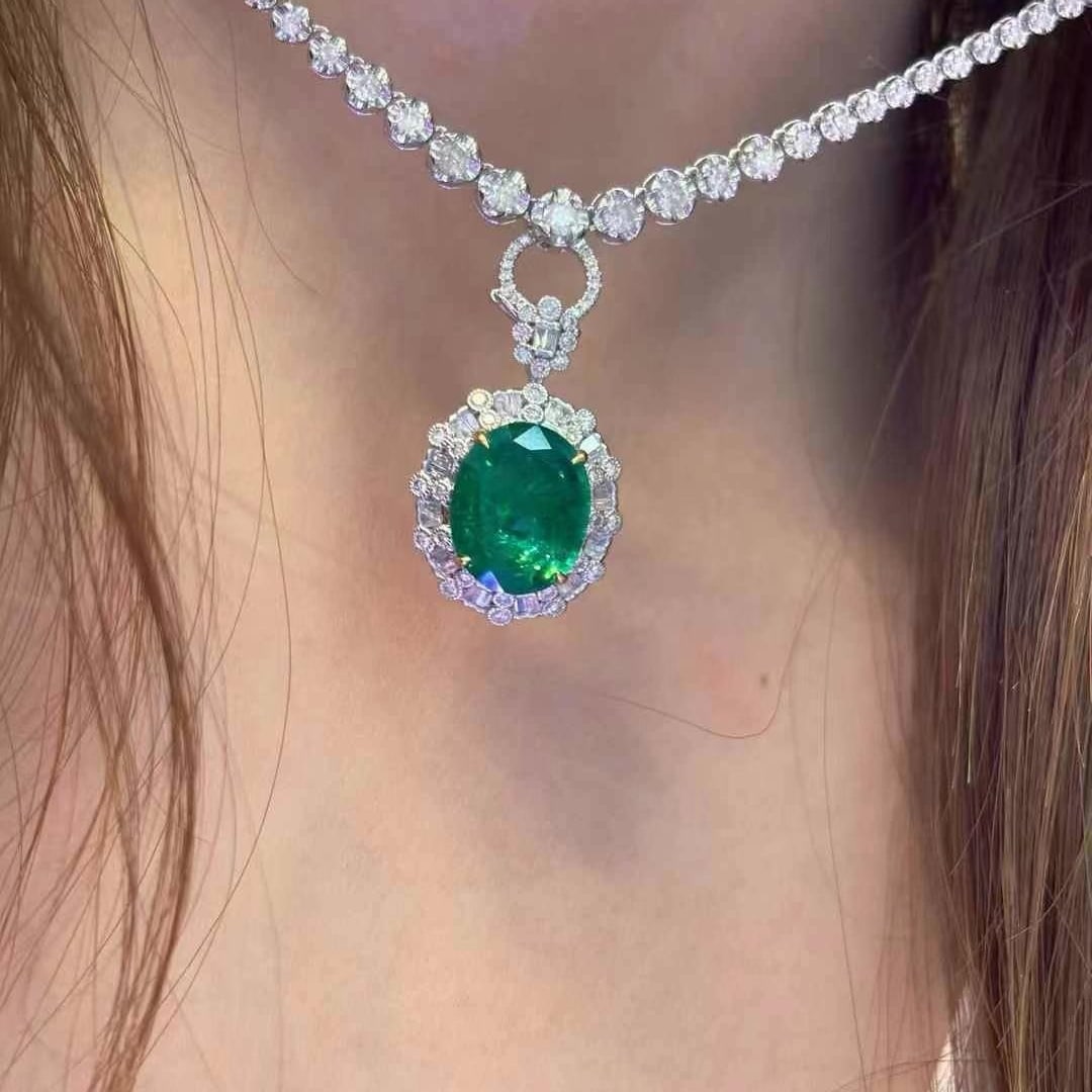 14k Gold 3.85 Ct Vivid Green Natural Emerald & Diamond Pendant( Without Chain ) - 2