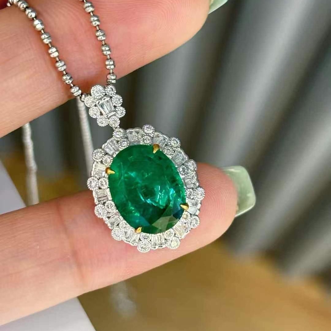 14k Gold 3.85 Ct Vivid Green Natural Emerald & Diamond Pendant( Without Chain ) - 7