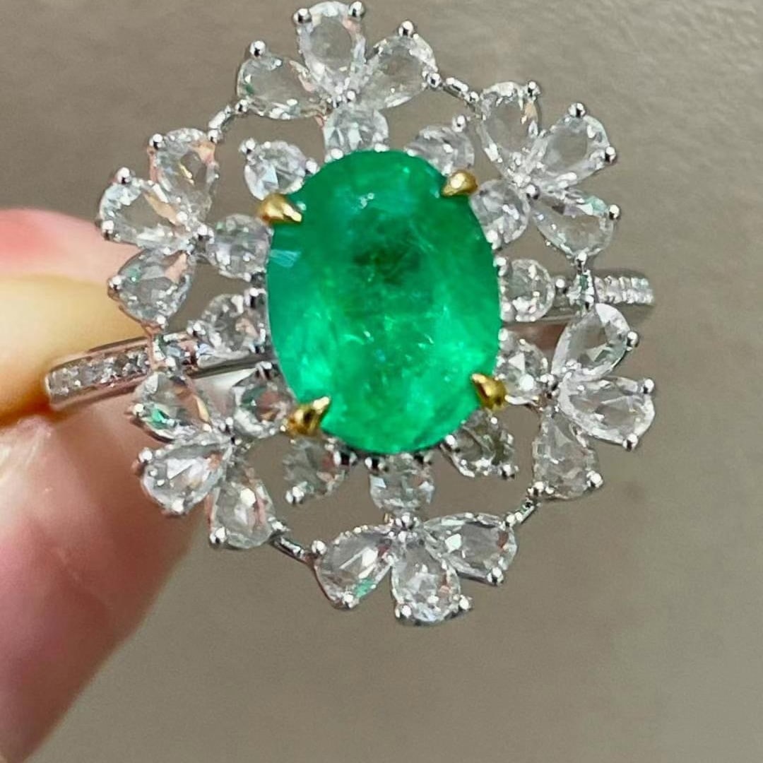 14k Gold 1.5 Ct Natural Emerald & Diamond Ring - 2