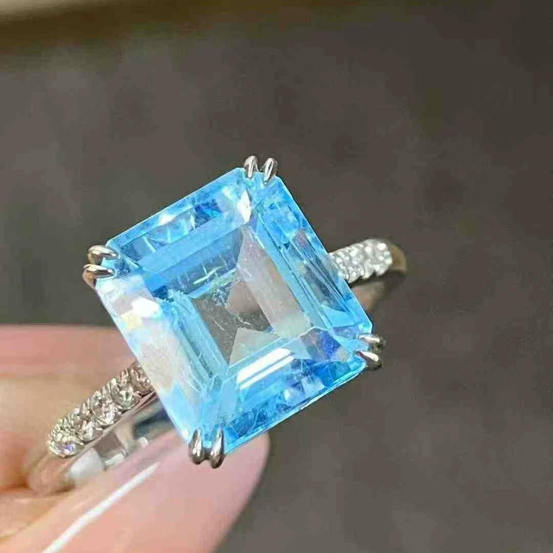14k Gold 3.95 Ct Natural Aquamarine & Diamond Ring: Ref:231020117 // gold content:14k gold // ring size:7. 25us // // main gemstone:aquamarine // shape:octagonal // carat weight:3. 95ct // color:blue // treatment:natural // // adjacent gemstone 2 : dia