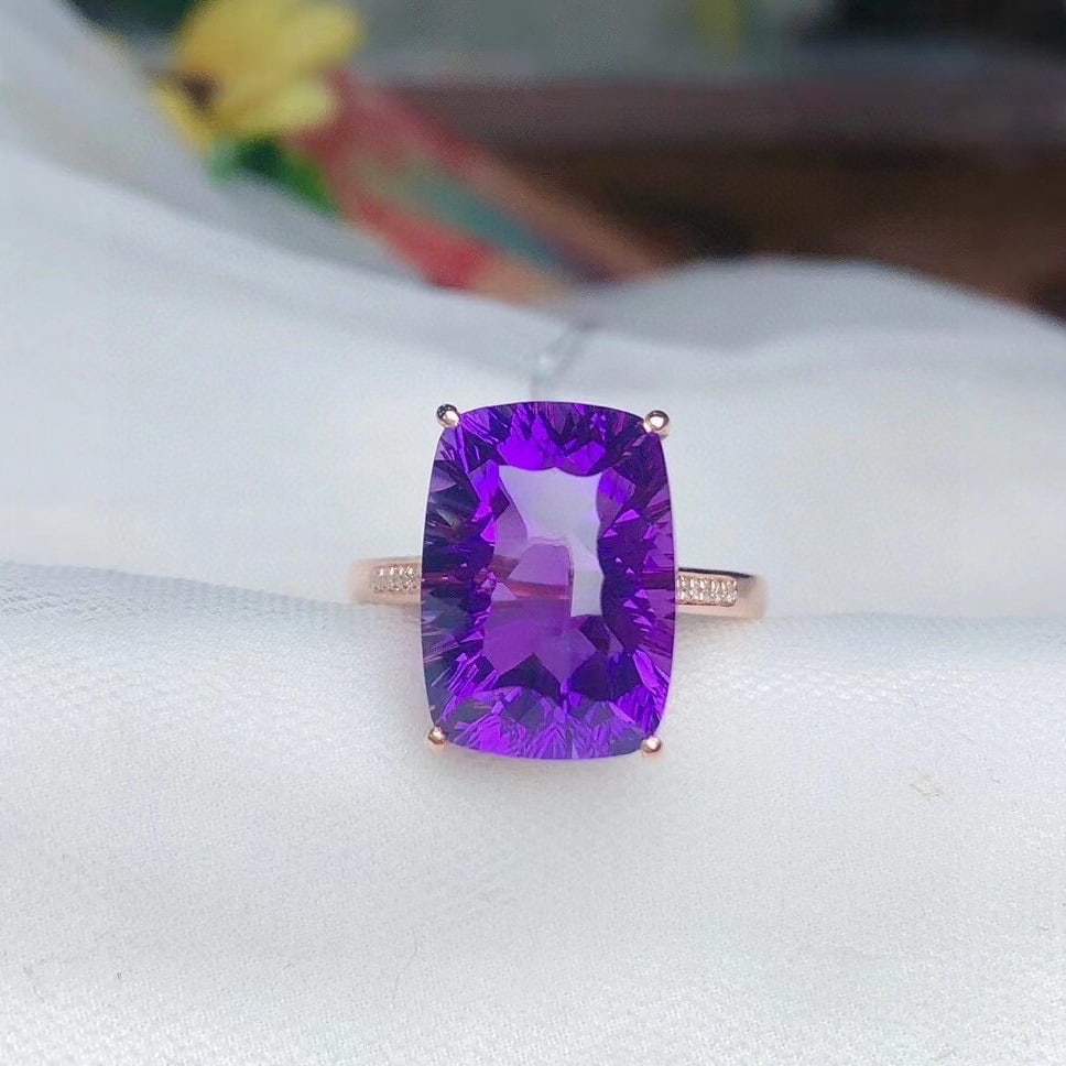 14k Gold 8.00 Ct Natural Amethyst & Diamond Ring: Ref:231020131 // gold content:14k gold // ring size:7. 25us // // main gemstone:amethyst // shape:cushion // carat weight:8. 00ct // color:purple // treatment:natural // // adjacent gemstone 2 :