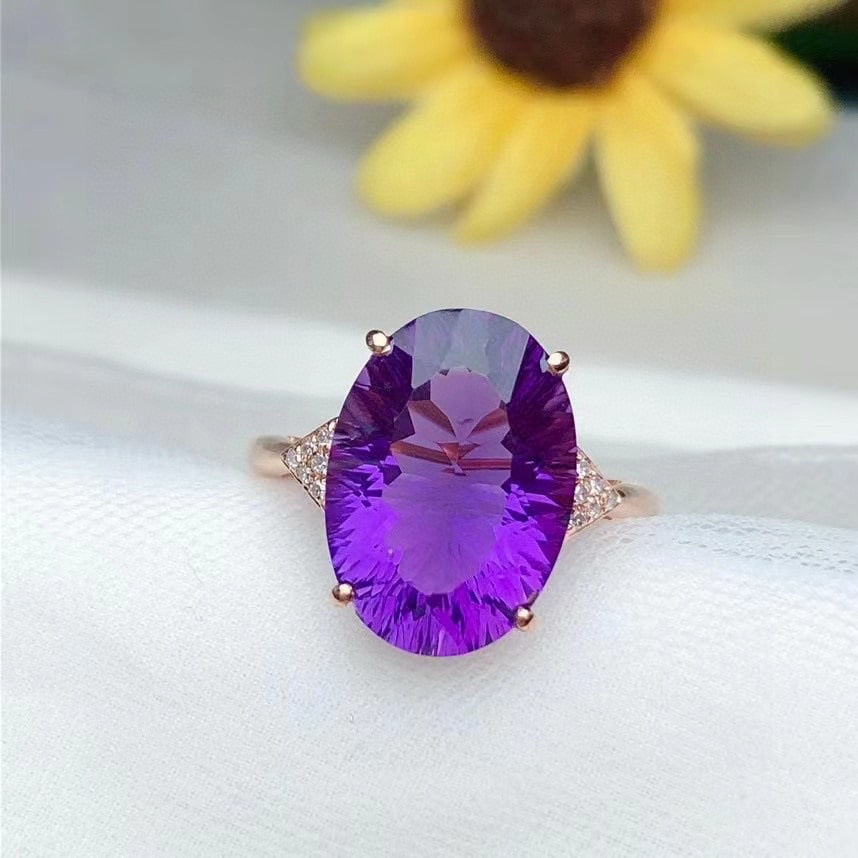 14k Gold 5.15 Ct Natural Amethyst & Diamond Ring: Ref:231020133 // gold content:14k gold // ring size:7. 25us // // main gemstone:amethyst // shape:oval // carat weight:5. 15ct // color:purple // treatment:natural // // adjacent gemstone 2 : diamond