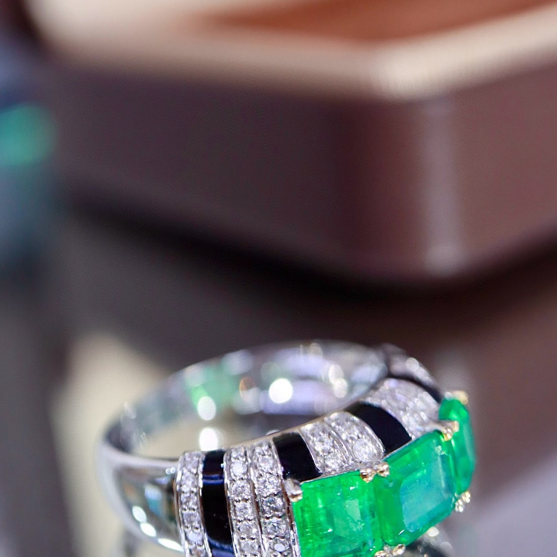 14k Gold 2.23 Ctw Vivid Green Natural Emerald & Diamond Ring - 6