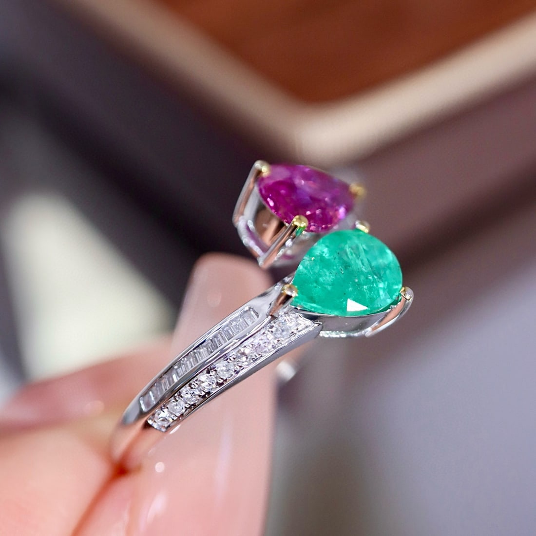14k Gold 1.86 Ctw Natural Emerald & Sapphire & Diamond & Toi Et Moi Ring - 3