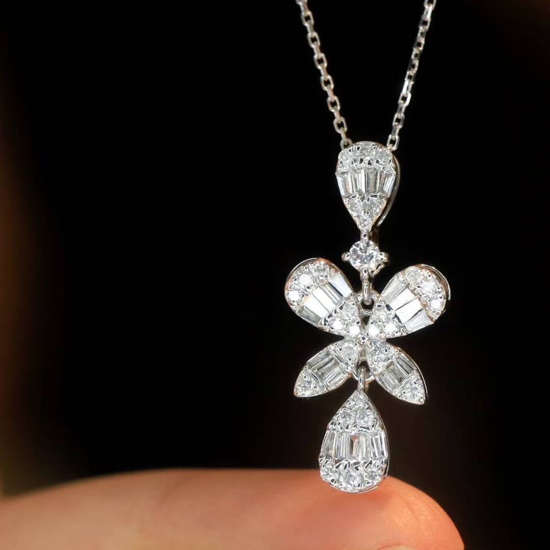 14k Gold 0.5 Ct Natural H Diamond Necklace: Ref:231020147 // gold content:14k gold // main gemstone:diamond // shape:multiply // carat weight:0. 5ct // clarity grade:vs-si // color:h // treatment:natural // Low Estimate: 2600 Condition: New