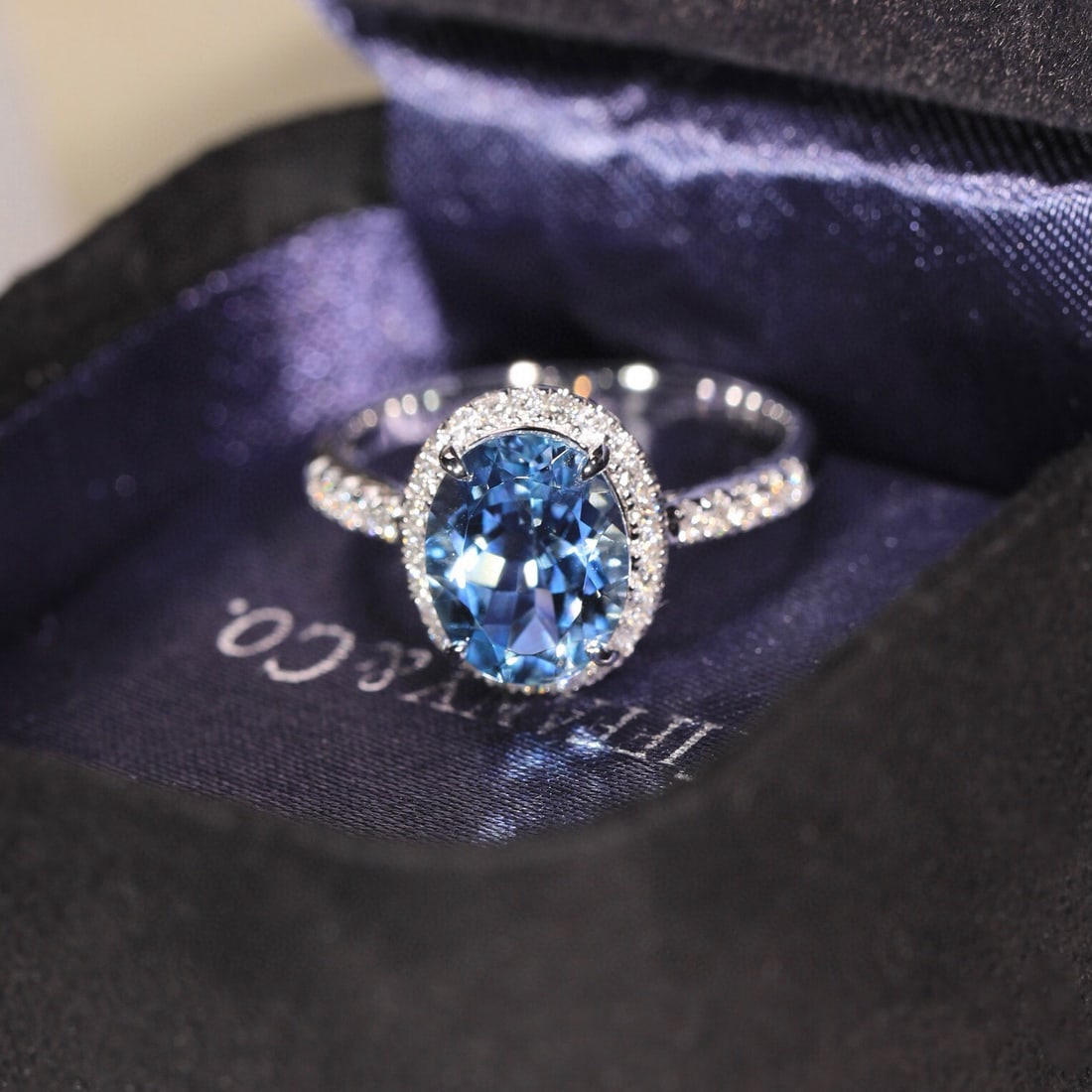 14k Gold 2.00 Ct Natural Aquamarine & Diamond Ring - 4