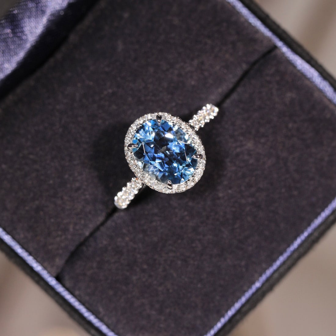 14k Gold 2.00 Ct Natural Aquamarine & Diamond Ring - 5