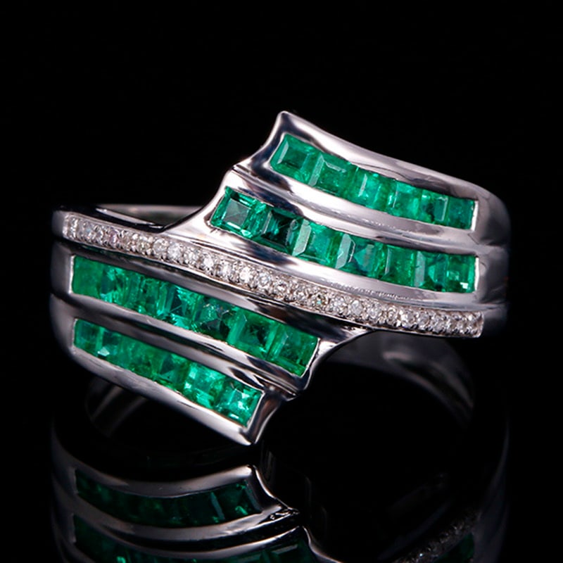 14k Gold 2.03 Ctw Vivid Green Natural Emerald & Diamond Ring: Ref:231020173 // gold content:14k gold // ring size:7. 25us // // main gemstone:emerald // shape:square // carat weight:1. 95ct // color:vivid green // treatment:natural // // adjacent gemstone 2 :