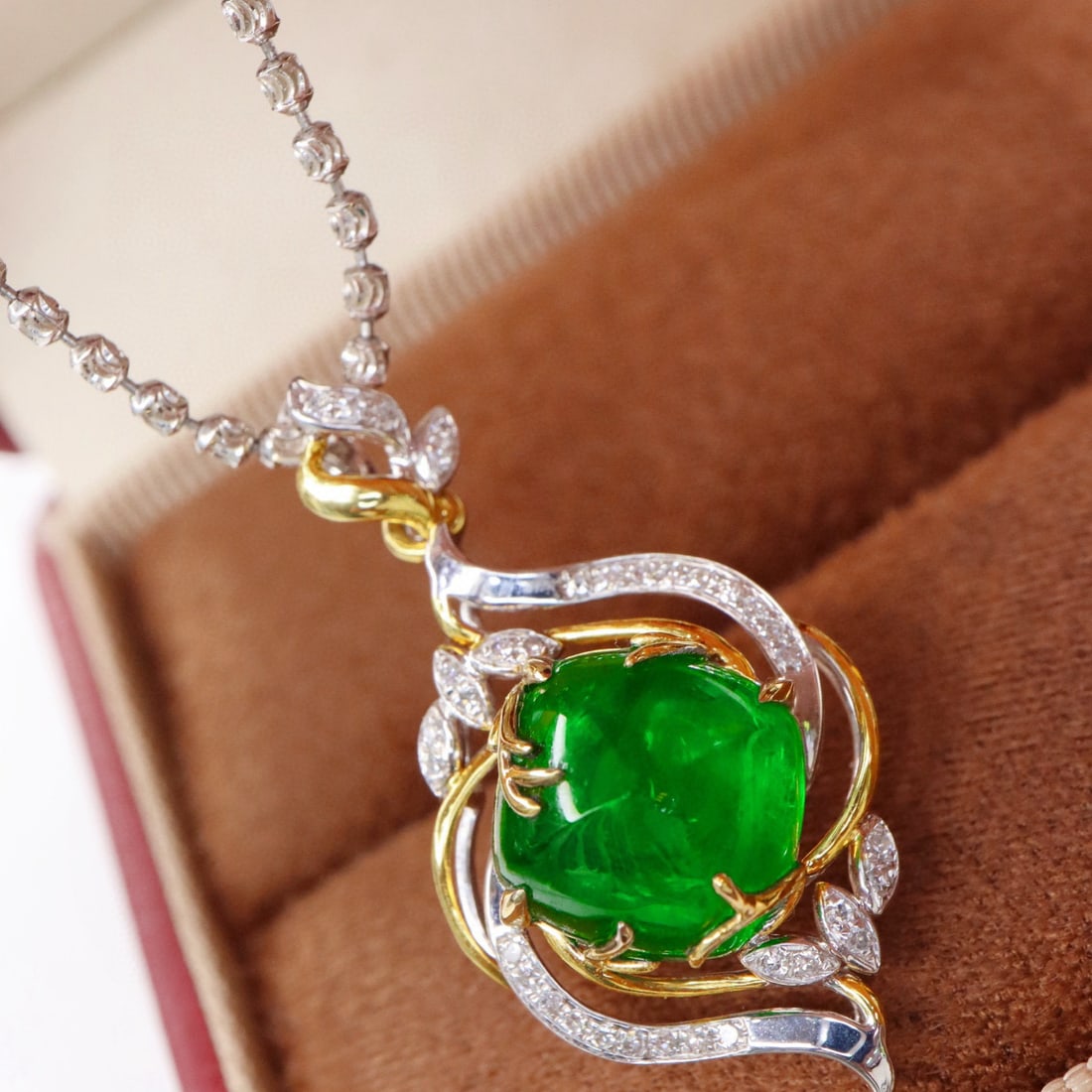 14k Gold 4.42 Ctw Vivid Green Natural Emerald & Diamond Pendant( Without Chain ) - 5