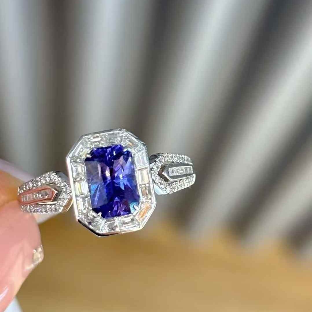 14k Gold 1.16 Ct Natural Sapphire & Diamond Ring: Ref:231020177 // gold content:14k gold // ring size:7. 25us // // main gemstone:sapphire // shape:octagonal // carat weight:1. 16ct // color:blue // treatment:natural // // adjacent gemstone 2 :